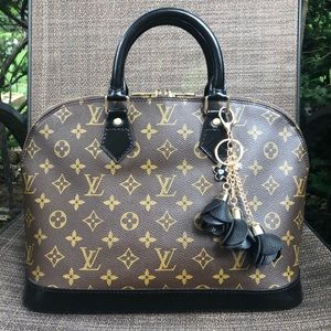 ⭐️Authentic Louis Vuitton Alma⭐️